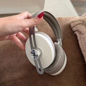 Sennheiser Momentum 3 Wireless Noise Cancelling Headphones